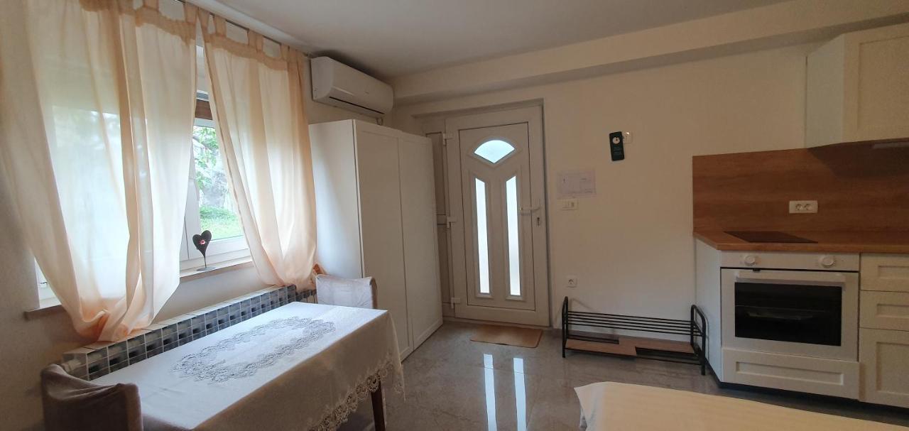 Aneli Rooms & Apartament Rovinj Exterior photo
